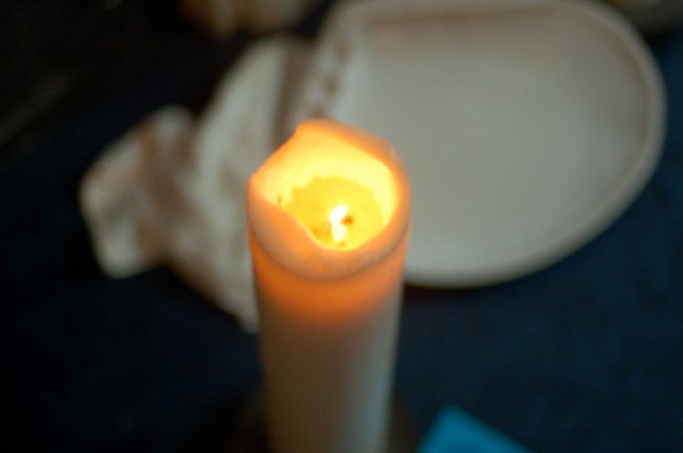 a picture of a candle
